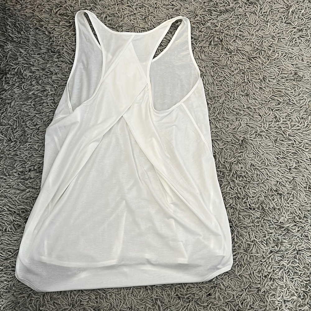 lululemon tank top!!